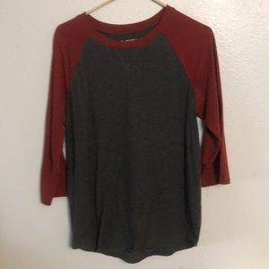 Mossimo Gray & Red 3/4 Sleeve Shirt W/ Mild Wear